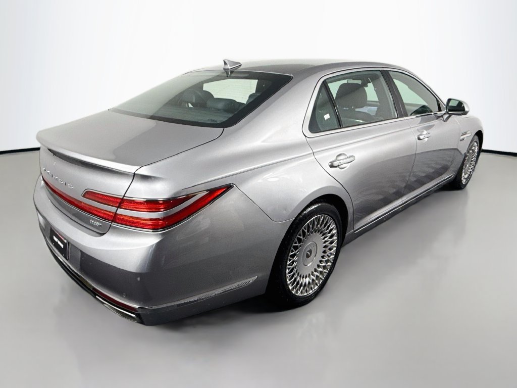 Used 2020 Genesis G90 3.3T Premium RWD image 5