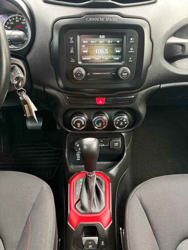 Used 2015 Jeep Renegade Trailhawk AWD/4WD image 12