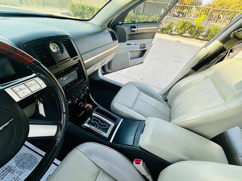 Used 2006 Chrysler 300 Touring image 14