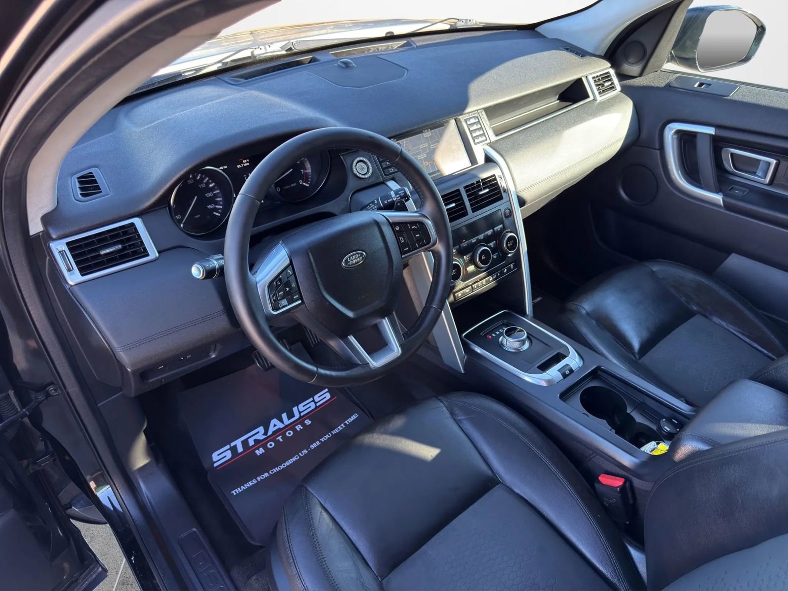 Used 2016 Land Rover Discovery Sport SE image 10