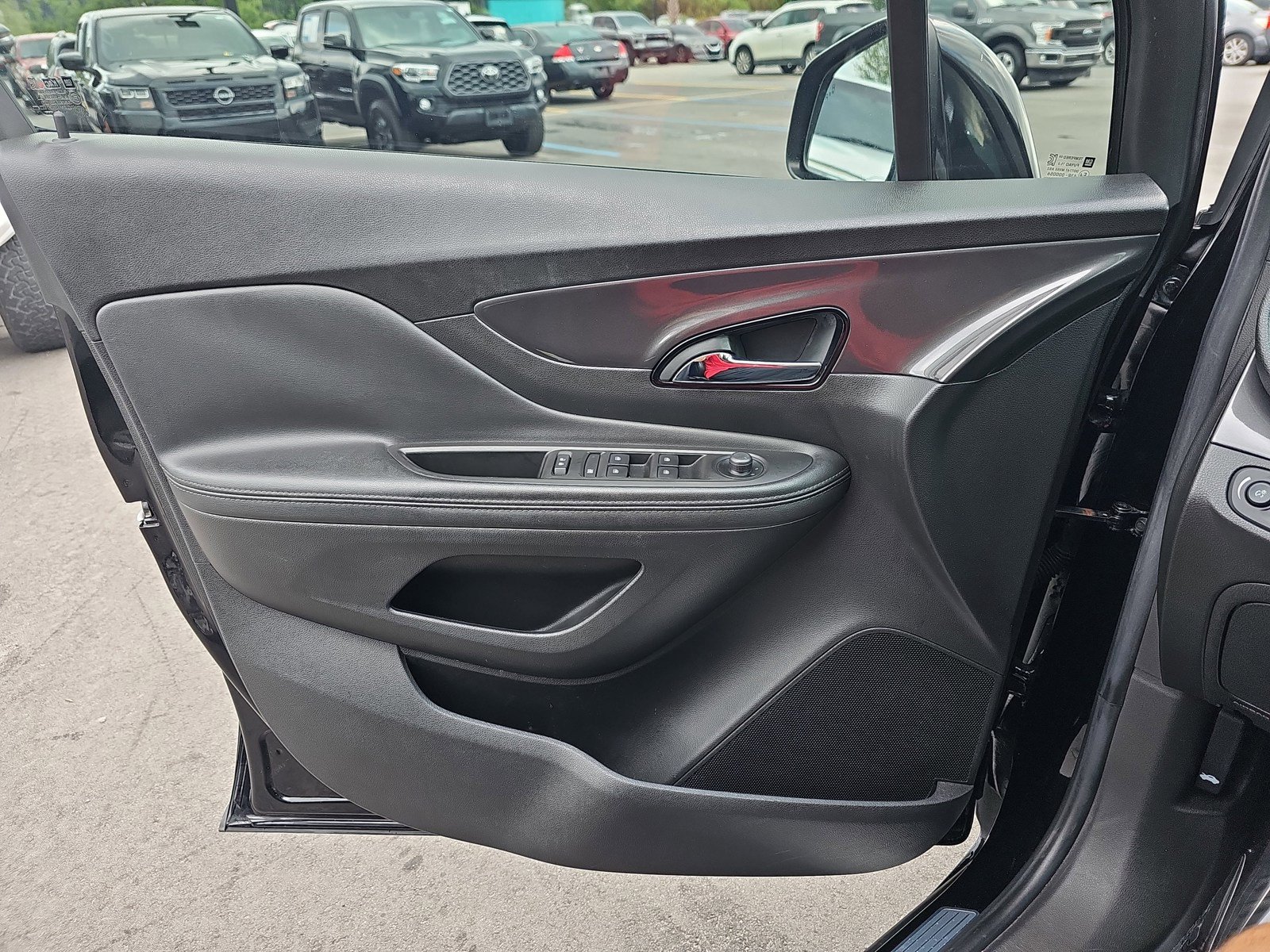 Used 2020 Buick Encore Preferred w/ Safety Package FWD image 28