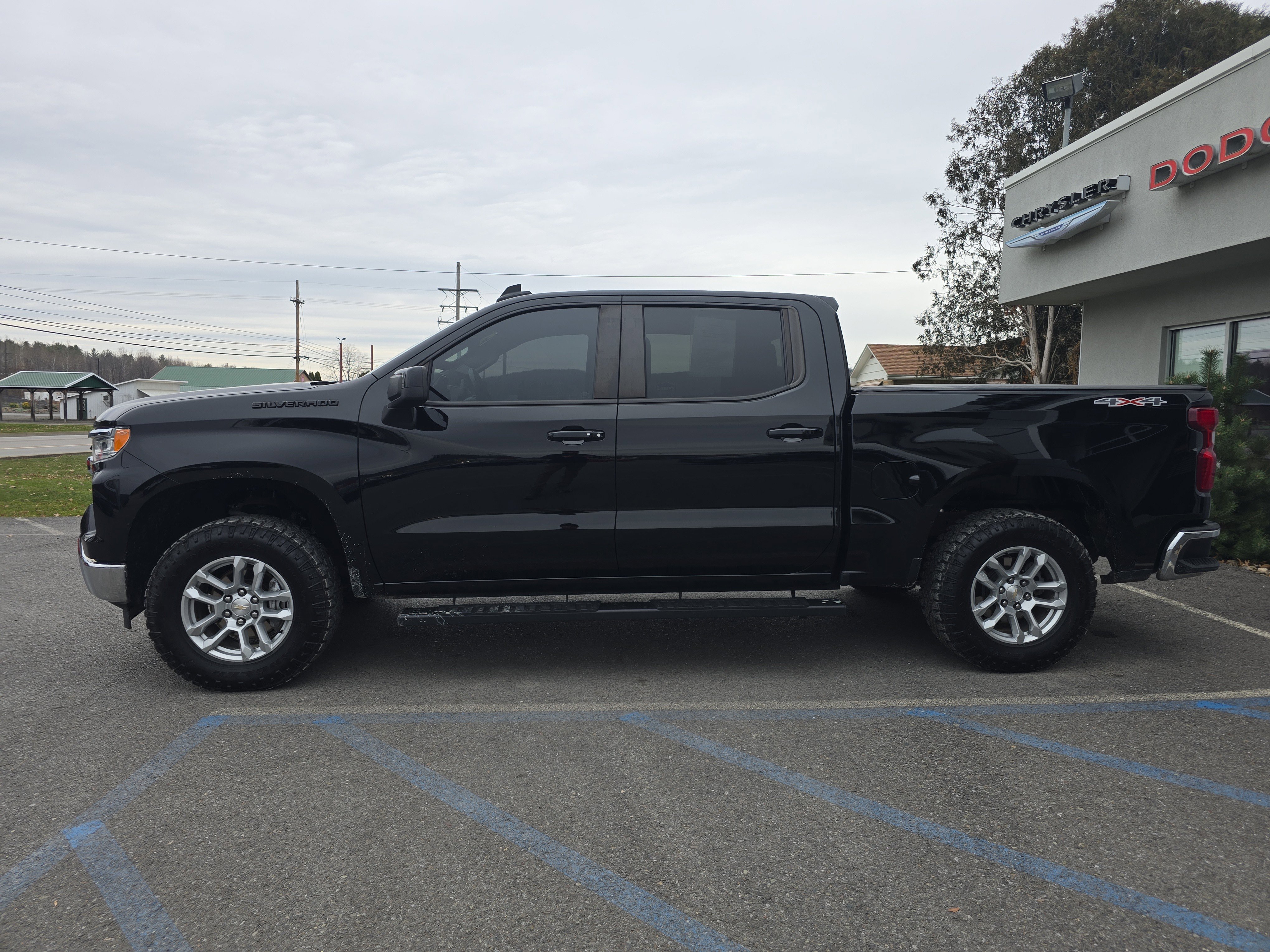 Used 2022 Chevrolet Silverado 1500 LT image 7