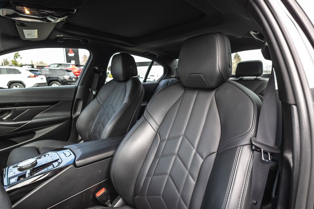 Used 2024 BMW 530i xDrive w/ Premium Package image 22