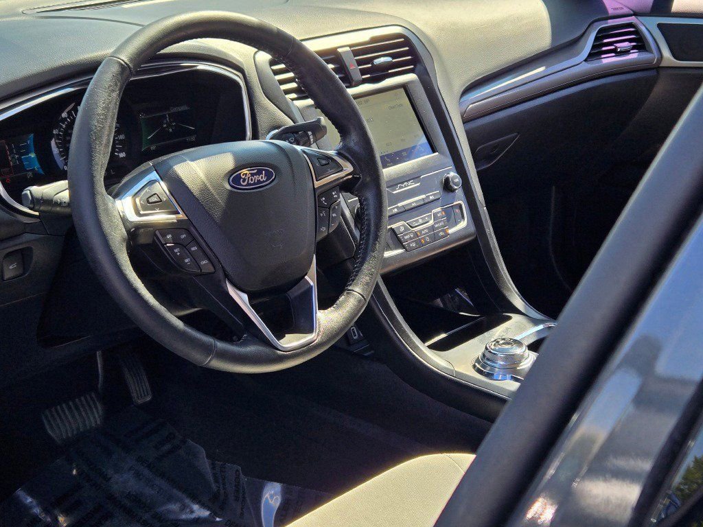 Used 2020 Ford Fusion SE w/ Equipment Group 151A image 20