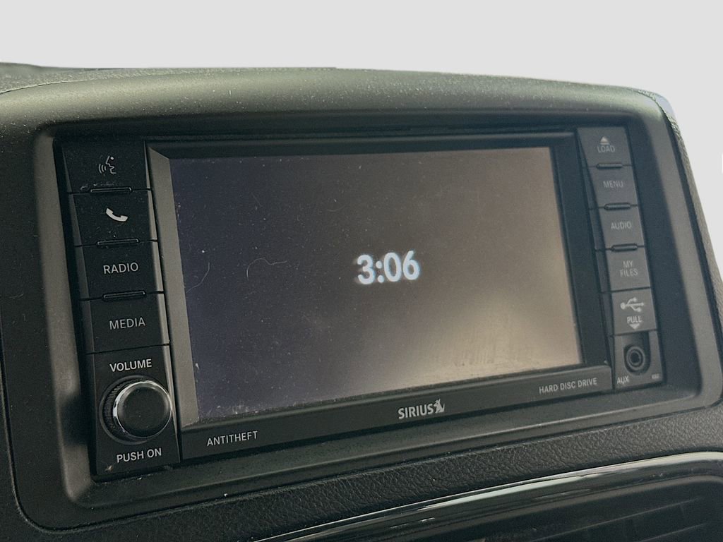 Used 2017 Dodge Grand Caravan SE image 12