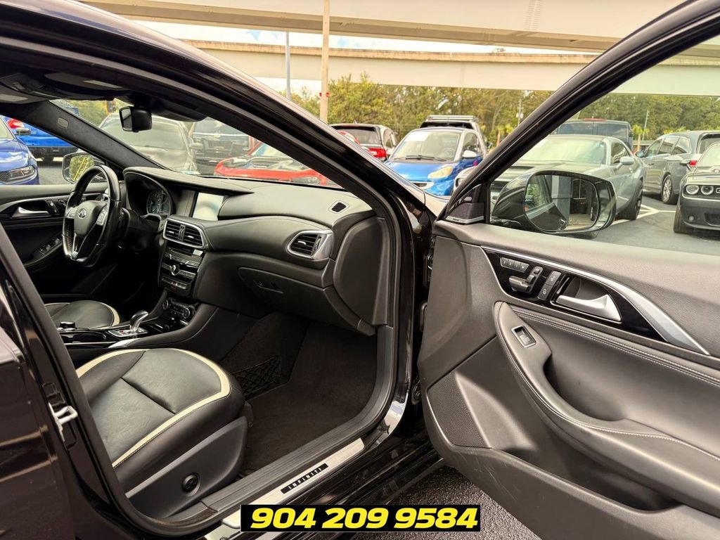 Used 2017 INFINITI QX30 Sport w/ Sport Leather Package FWD image 33