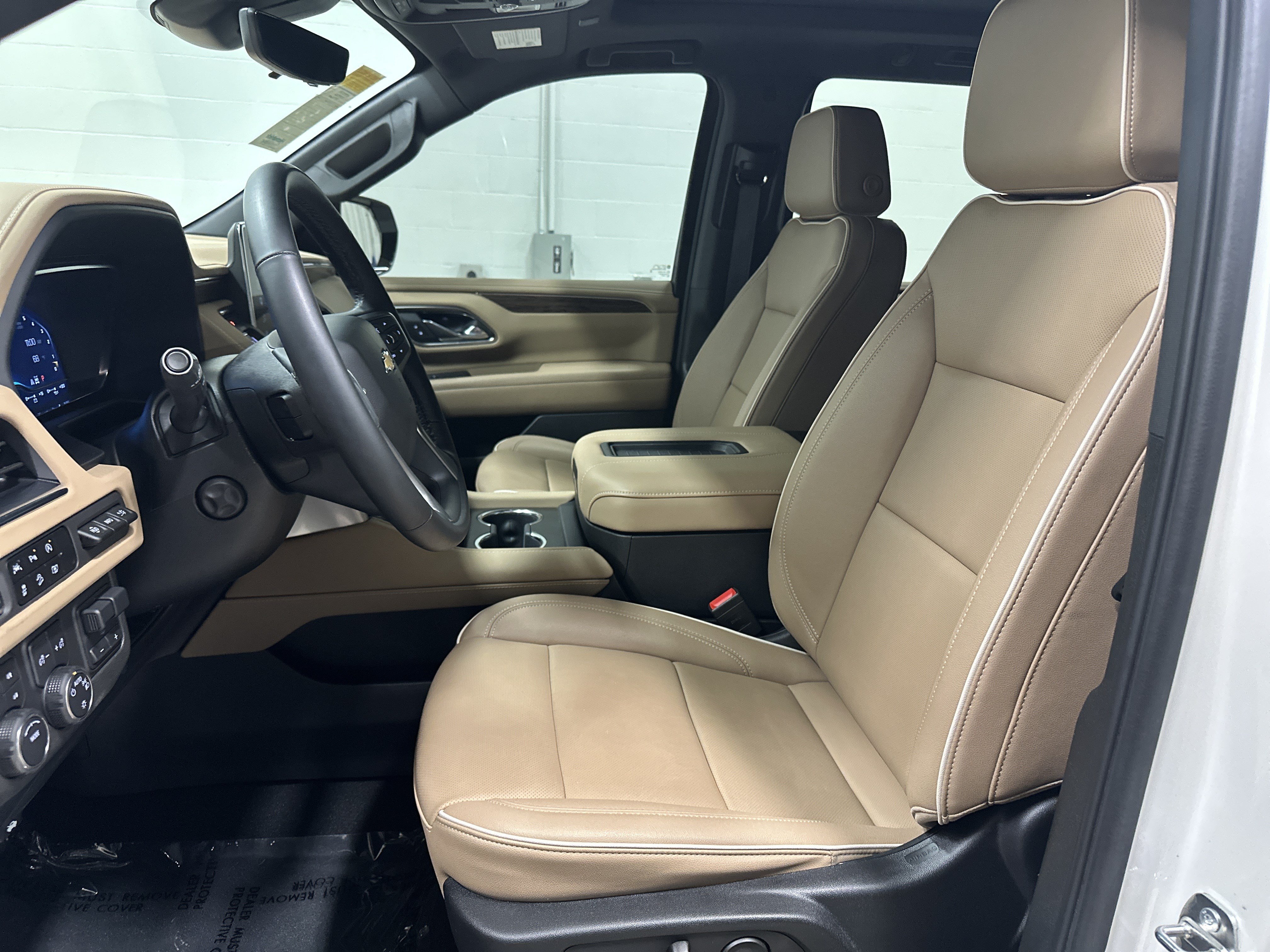 Used 2024 Chevrolet Tahoe Premier w/ Premium Package AWD/4WD image 16