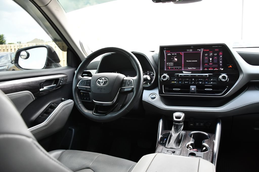Used 2021 Toyota Highlander Limited AWD/4WD image 22
