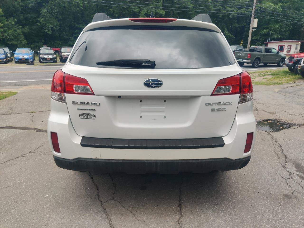 Used 2012 Subaru Outback 3.6R Limited AWD/4WD image 5