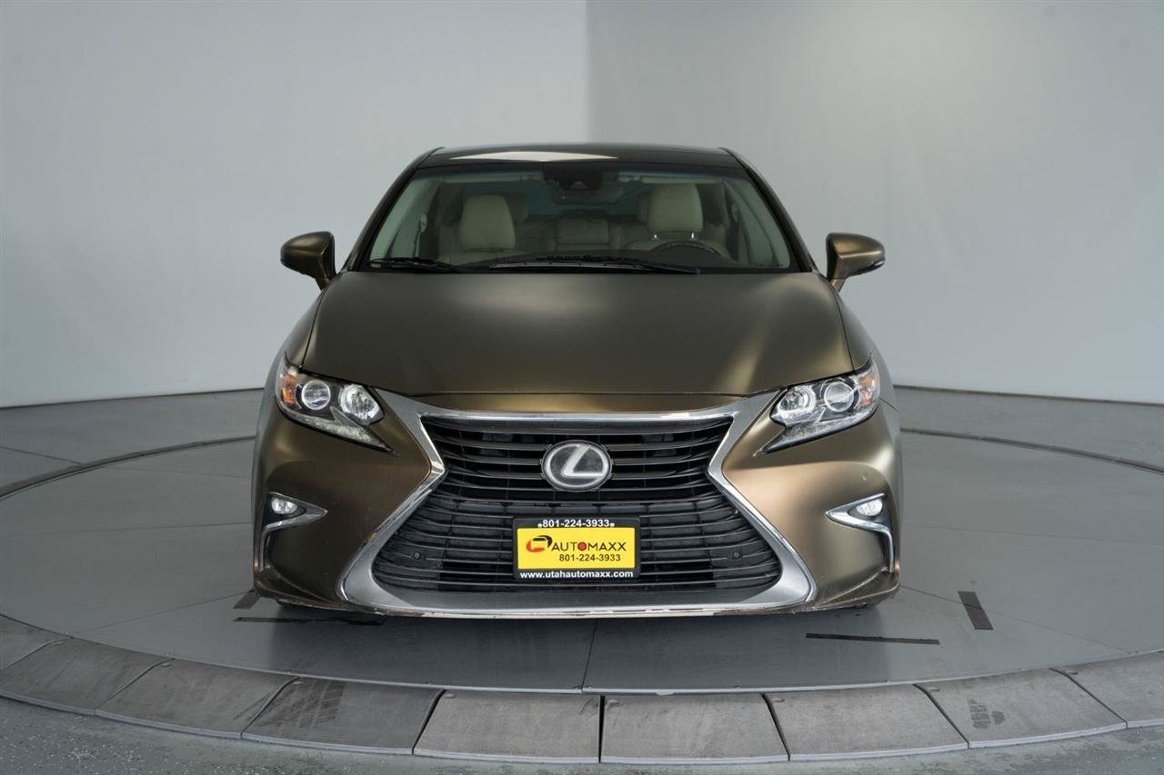Used 2017 Lexus ES 350 w/ Navigation System Package FWD image 2