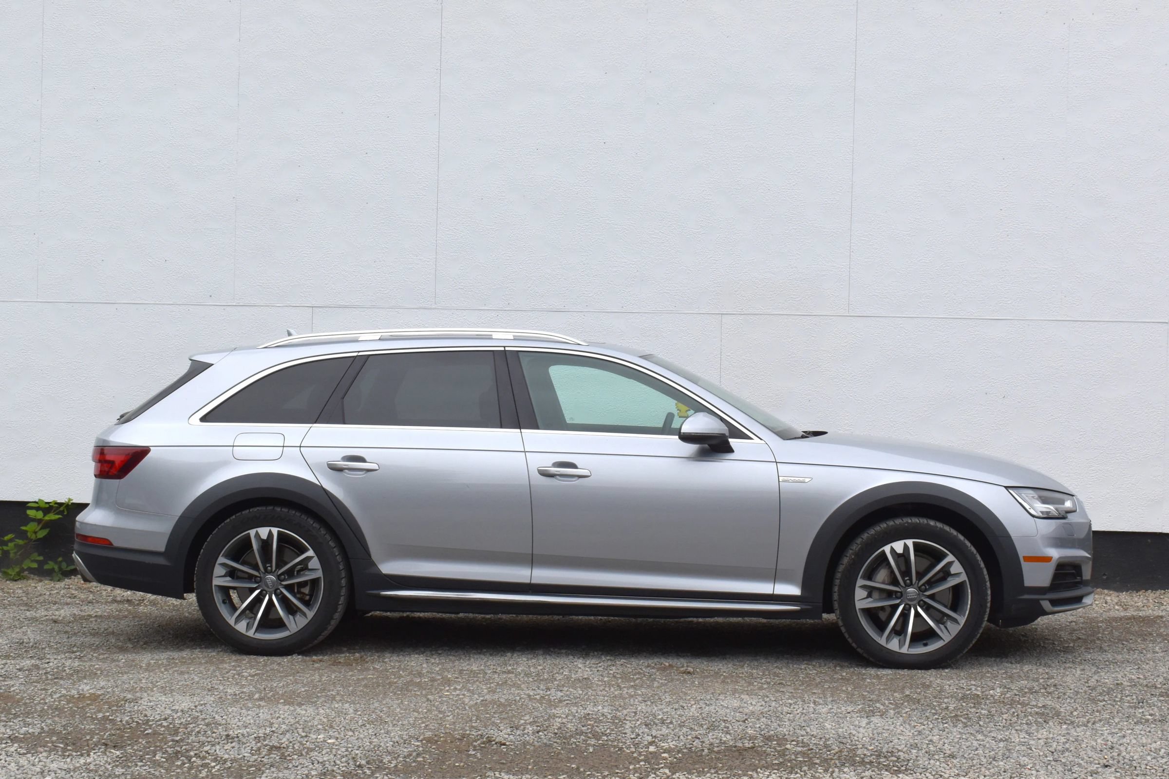 Used 2018 Audi A4 2.0T allroad Premium Plus AWD/4WD image 8