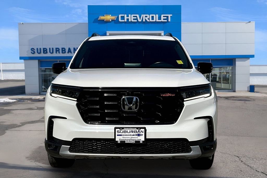 Used 2025 Honda Pilot TrailSport image 3