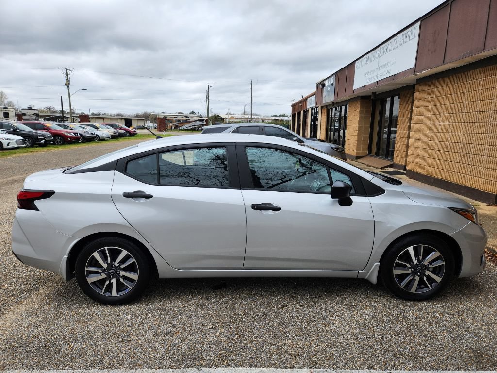 Used 2023 Nissan Versa S w/ S Plus Package FWD image 3