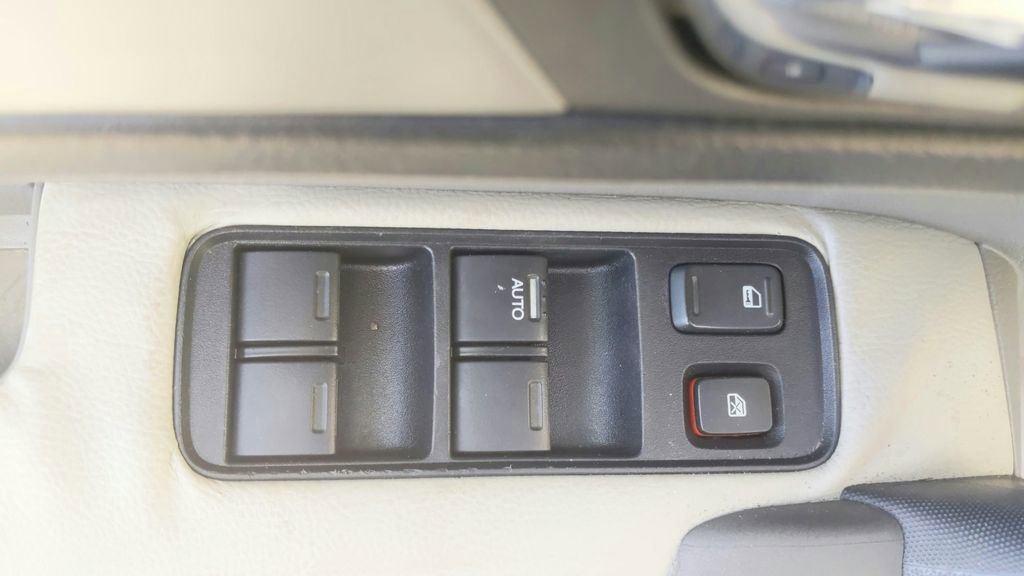 Used 2010 Honda CR-V EX-L image 16