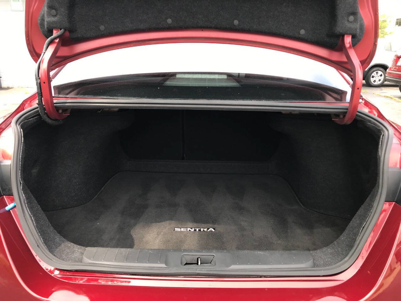 Used 2021 Nissan Sentra SV FWD image 12