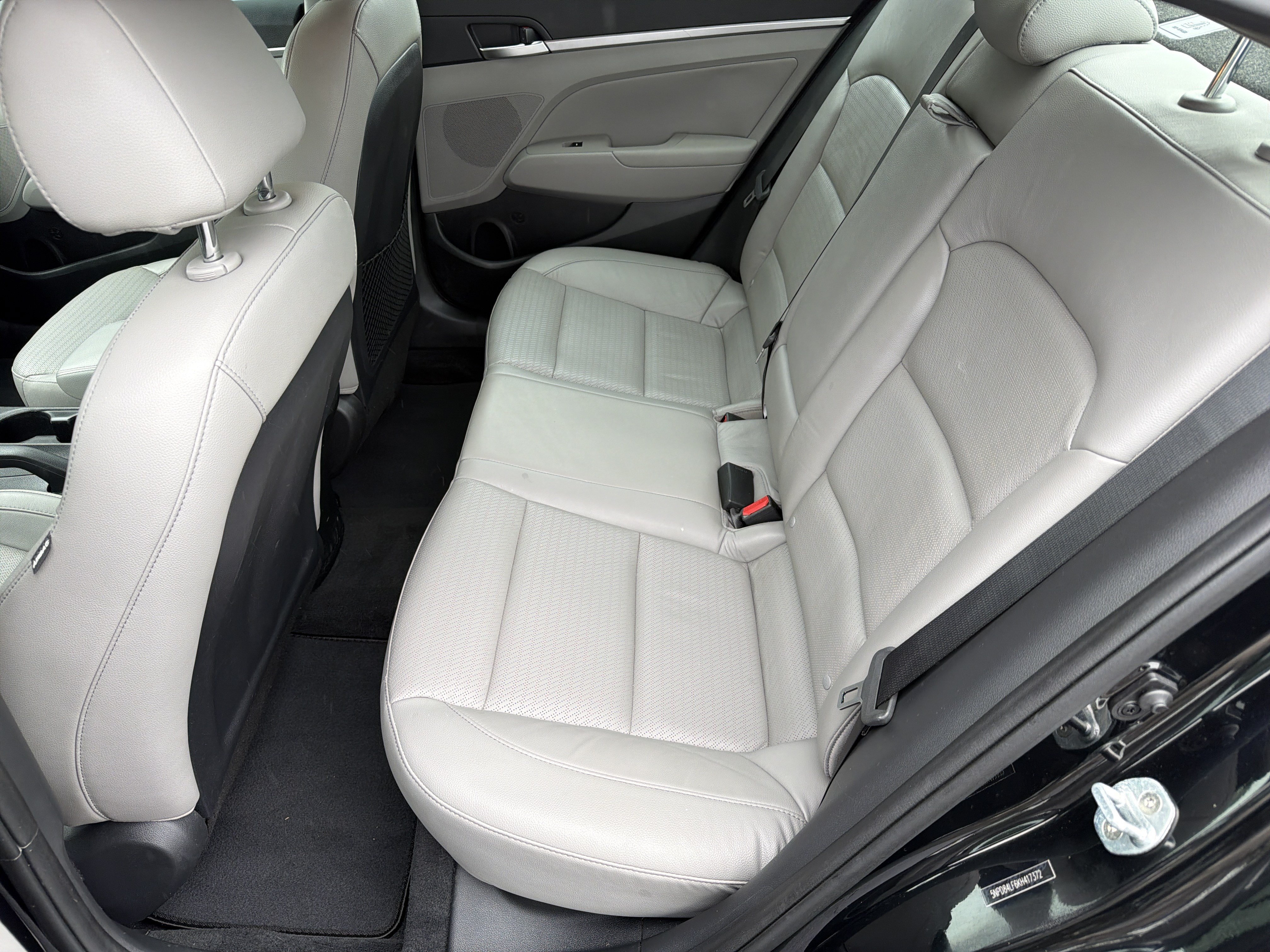 Used 2019 Hyundai Elantra Limited FWD image 16