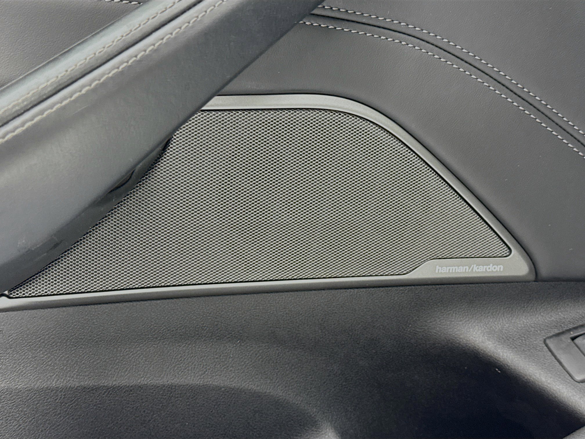 Used 2020 BMW M550i xDrive image 19