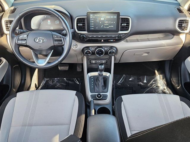 Used 2025 Hyundai Venue SEL image 27