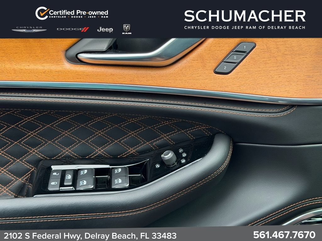 Certified 2023 Jeep Grand Cherokee Summit AWD/4WD image 32
