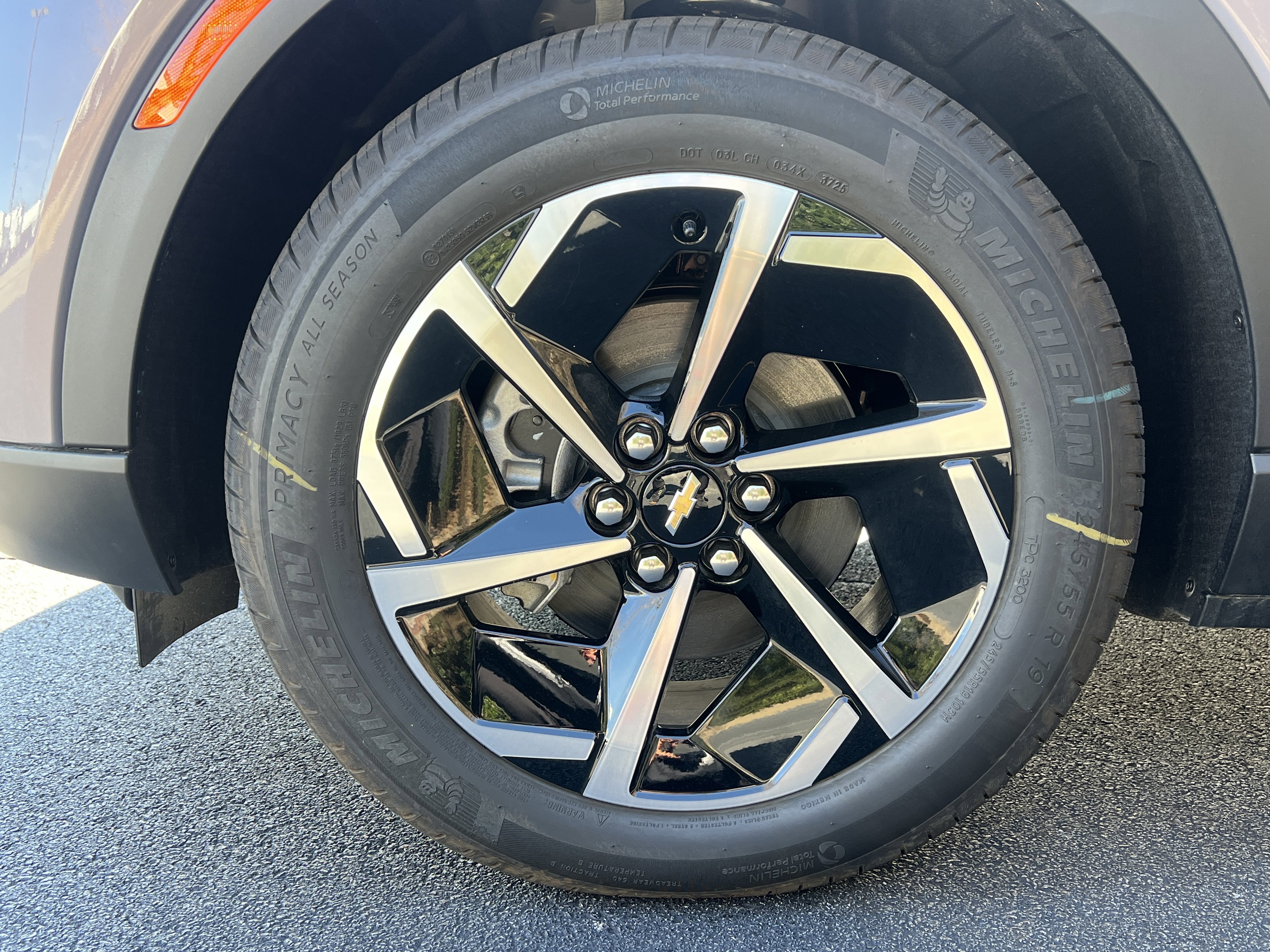 New 2026 Chevrolet Equinox EV LT AWD/4WD image 13
