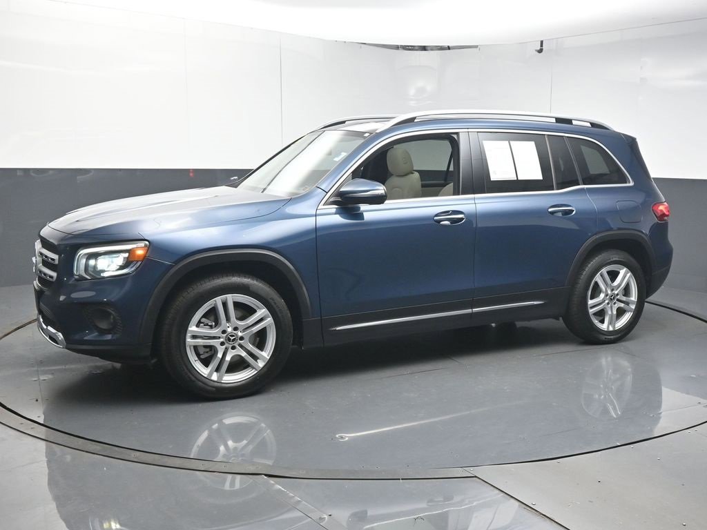 Used 2021 Mercedes-Benz GLB 250 w/ Premium Package image 4