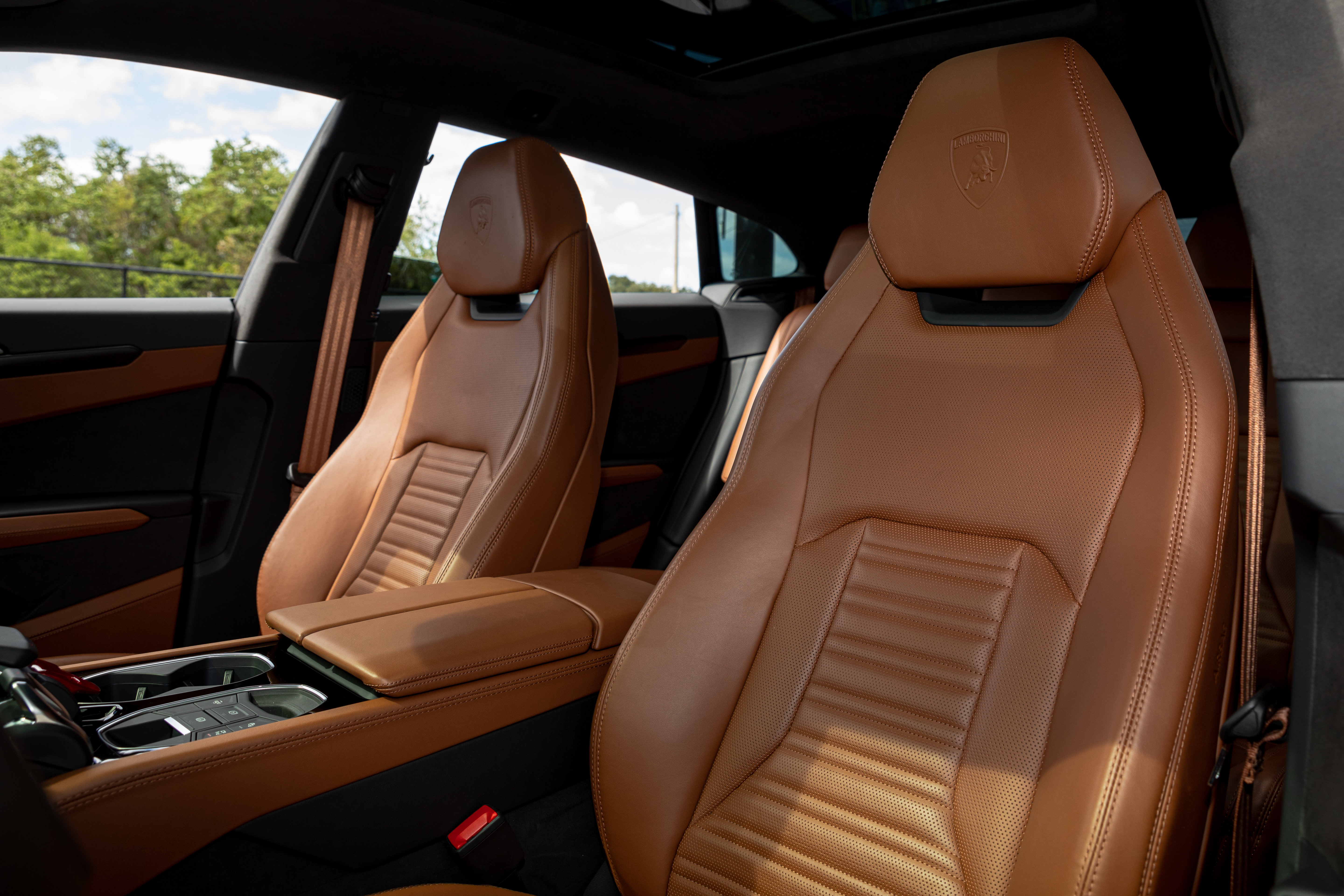 Used 2025 Lamborghini Urus Performante AWD/4WD image 20