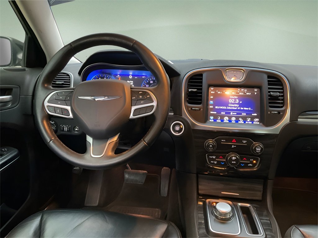 Used 2017 Chrysler 300 Limited image 14