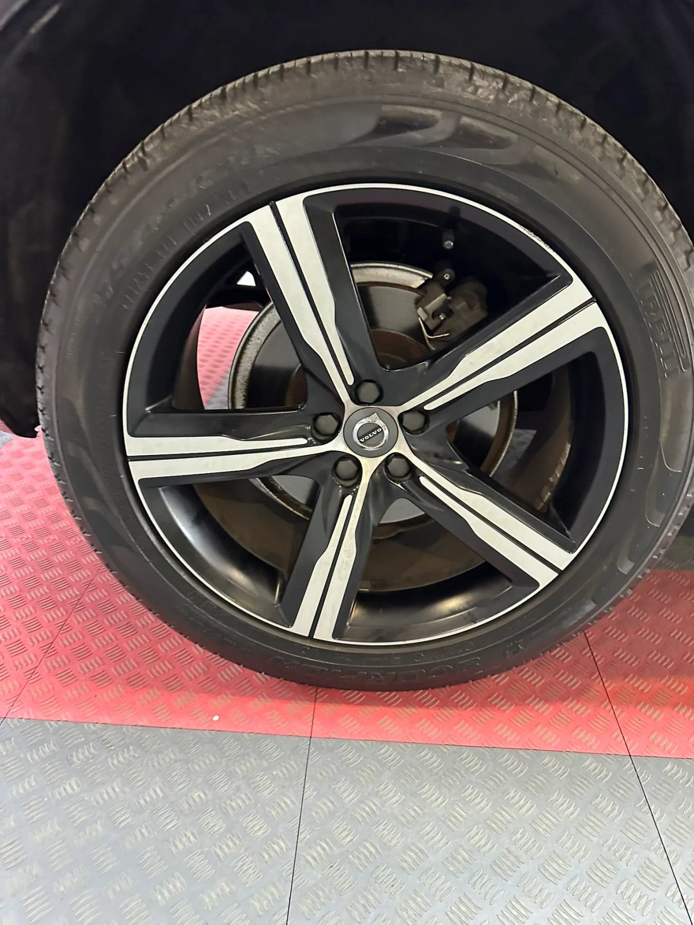 Used 2016 Volvo XC90 T5 R-Design FWD image 35