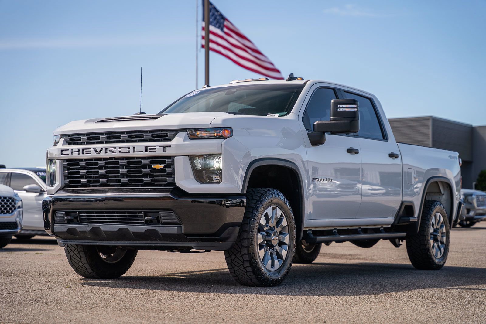 Used 2022 Chevrolet Silverado 2500 Custom w/ Custom Value Package image 3