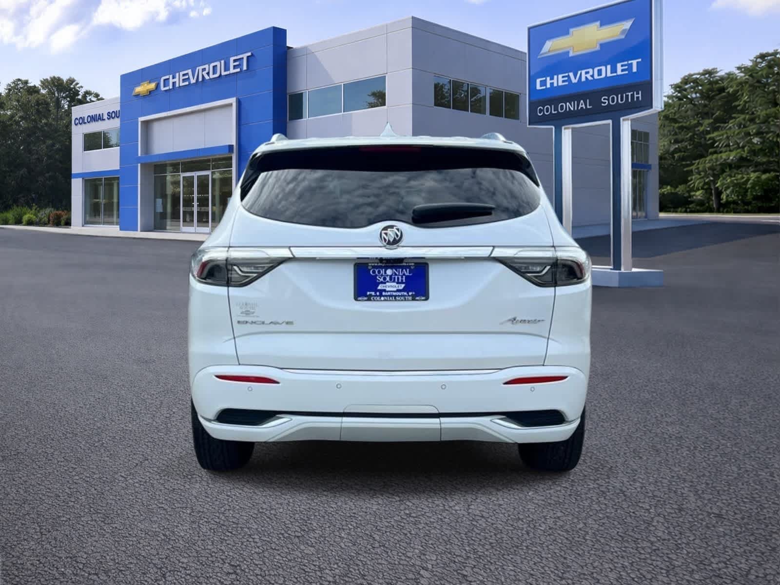 Certified 2022 Buick Enclave Avenir w/ Trailering Package, 5000 lbs. AWD/4WD image 5