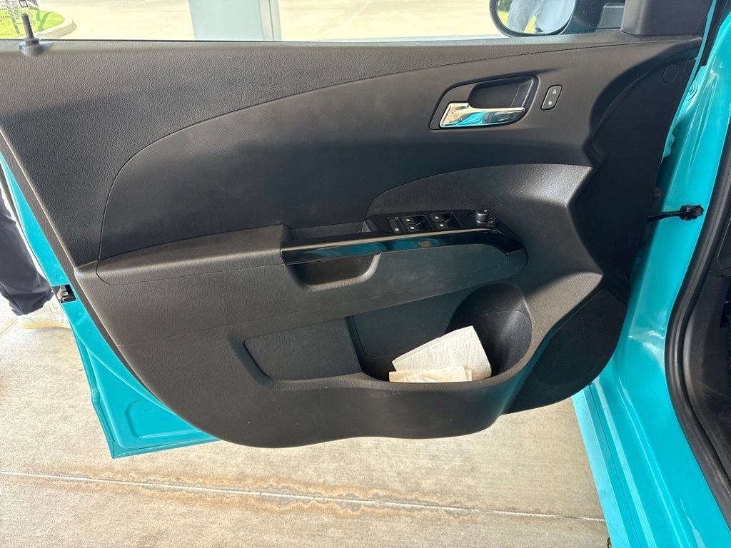 Used 2020 Chevrolet Sonic Premier w/ Driver Confidence Package FWD image 8