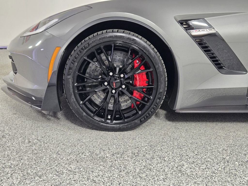 Used 2016 Chevrolet Corvette Z06 w/ 3LZ Preferred Equipment Group RWD image 8