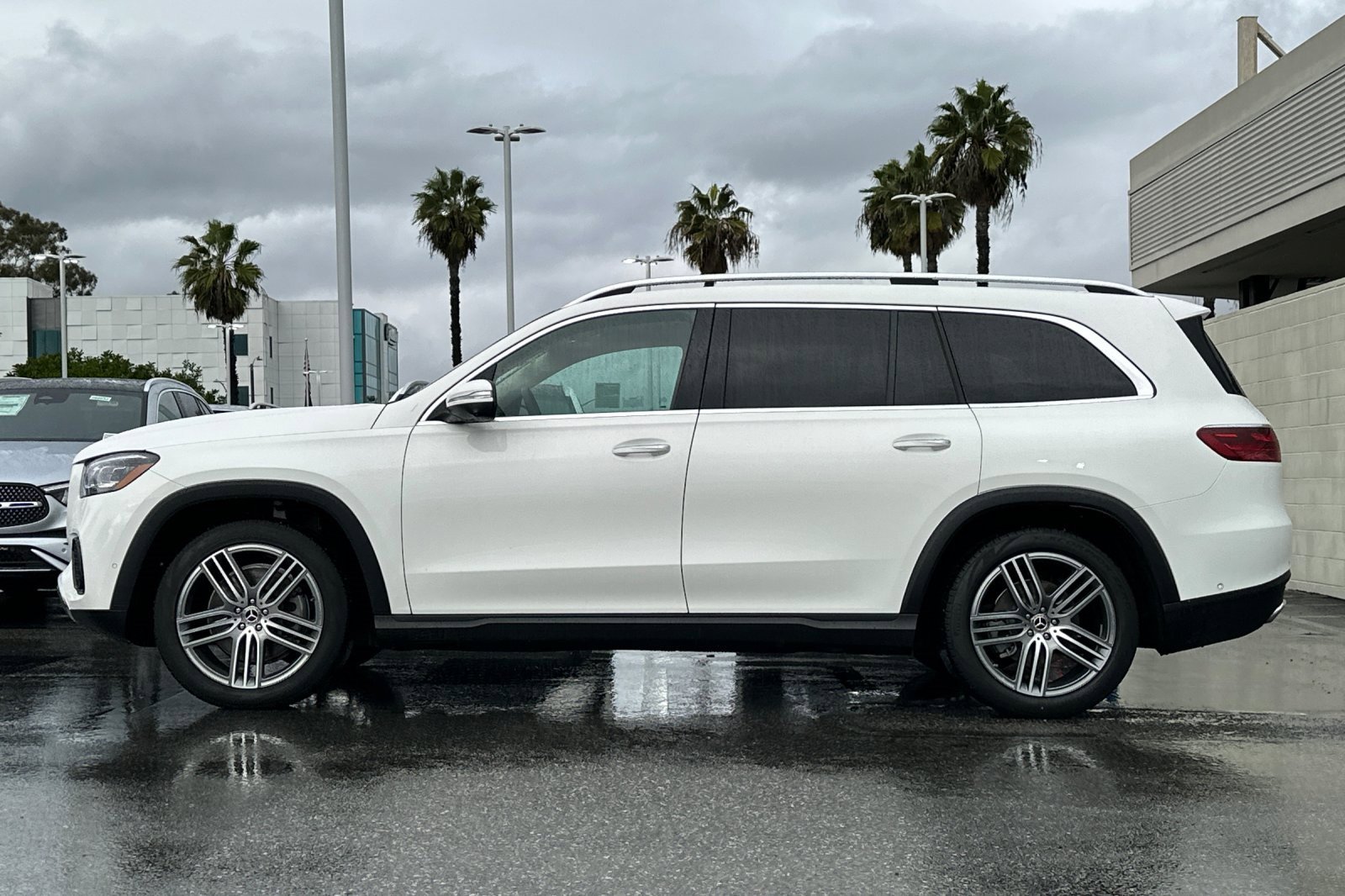 Certified 2025 Mercedes-Benz GLS 450 4MATIC image 7