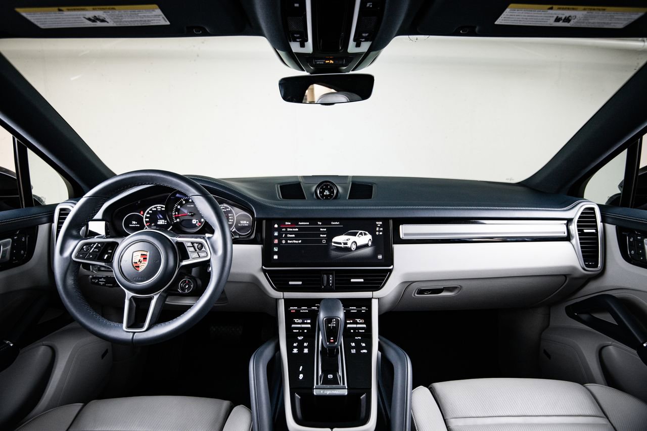 Certified 2023 Porsche Cayenne Platinum Edition AWD/4WD image 25