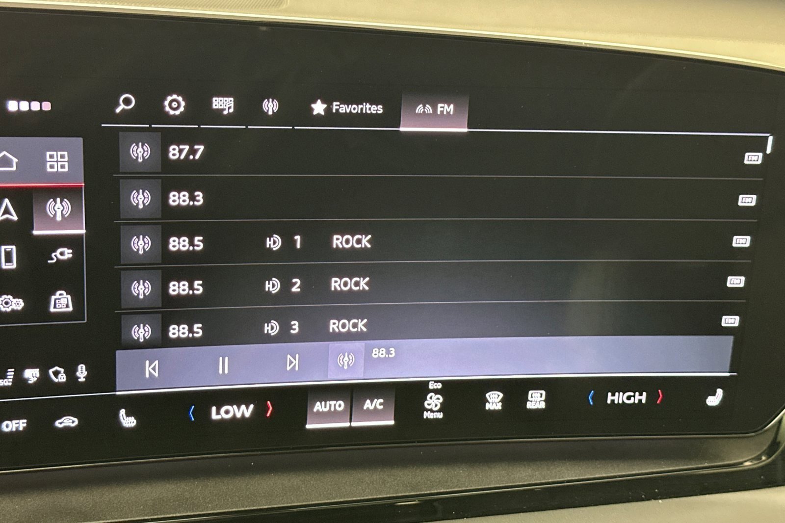 Used 2025 Audi Q6 e-tron Premium w/ Convenience Package image 17