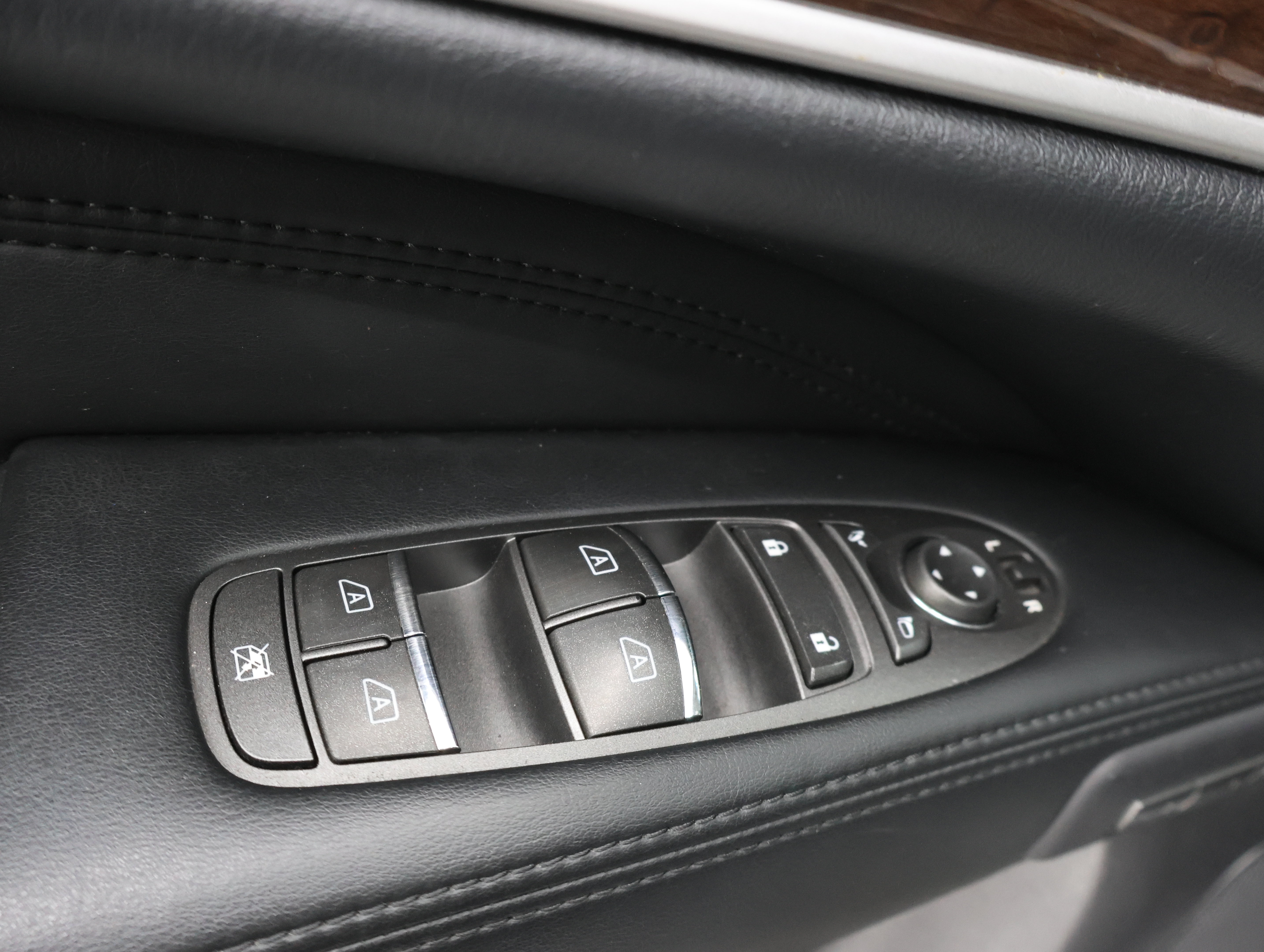 Used 2014 INFINITI QX60 Luxe w/ Premium Plus Package AWD/4WD image 44
