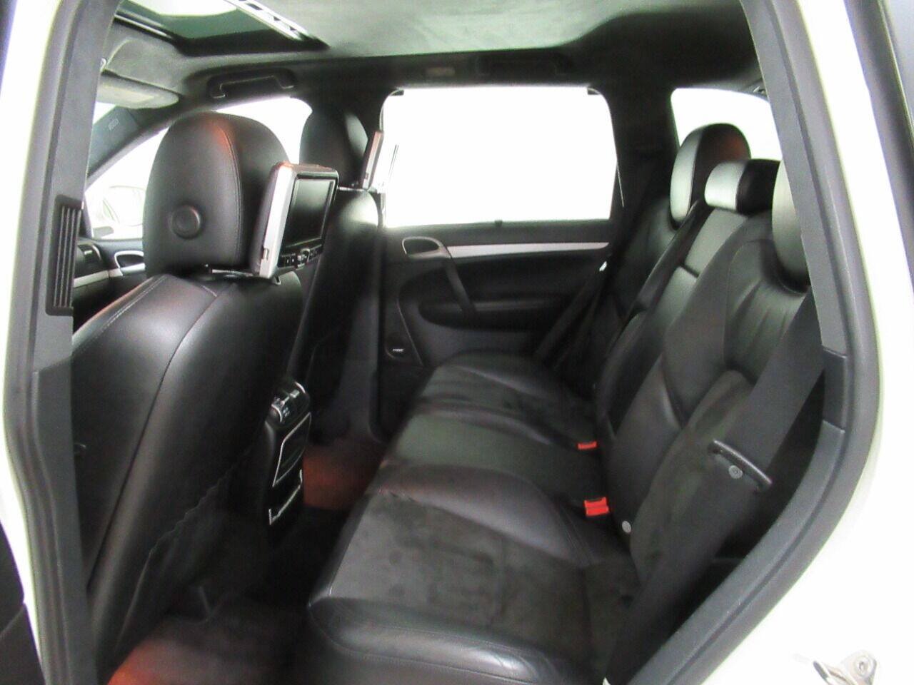 Used 2010 Porsche Cayenne GTS AWD/4WD image 18