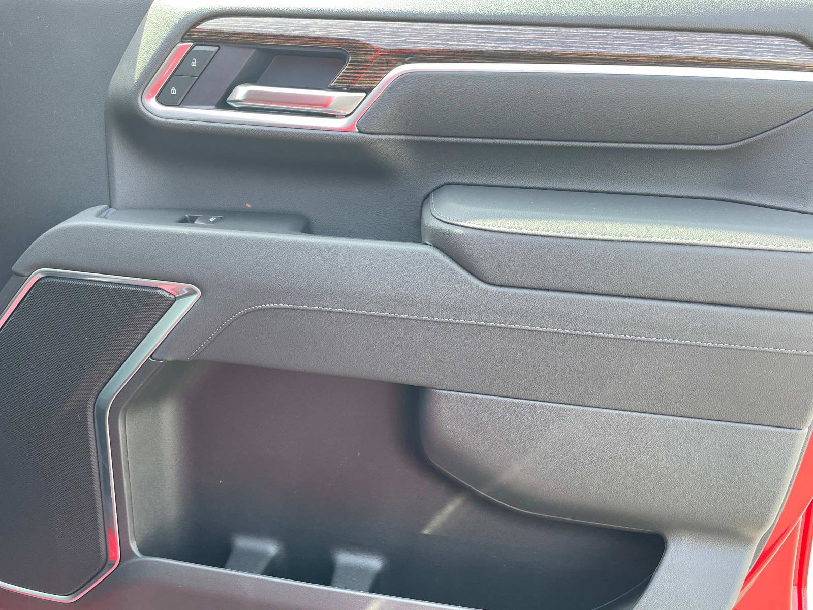 New 2025 GMC Sierra 2500 SLE w/ SLE Value Package; image 26