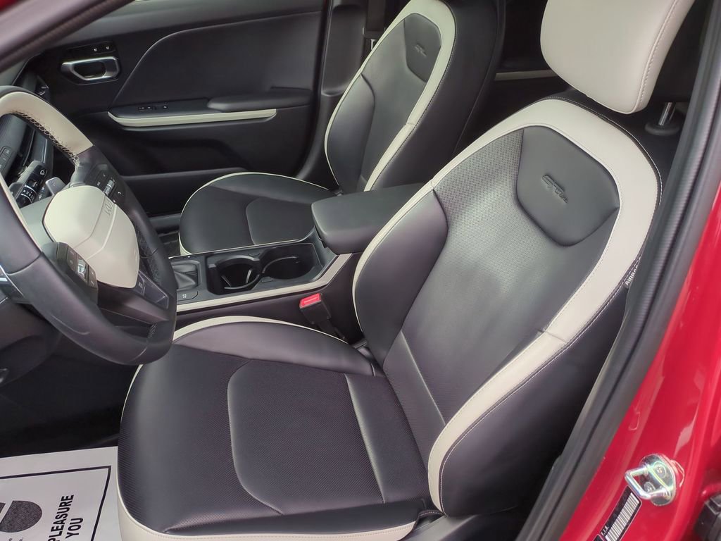 Used 2025 Kia K4 GT-Line w/ GT-Line Premium Package image 12