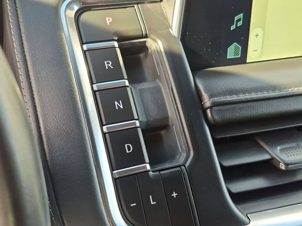 Used 2024 Chevrolet Tahoe LT RWD image 8