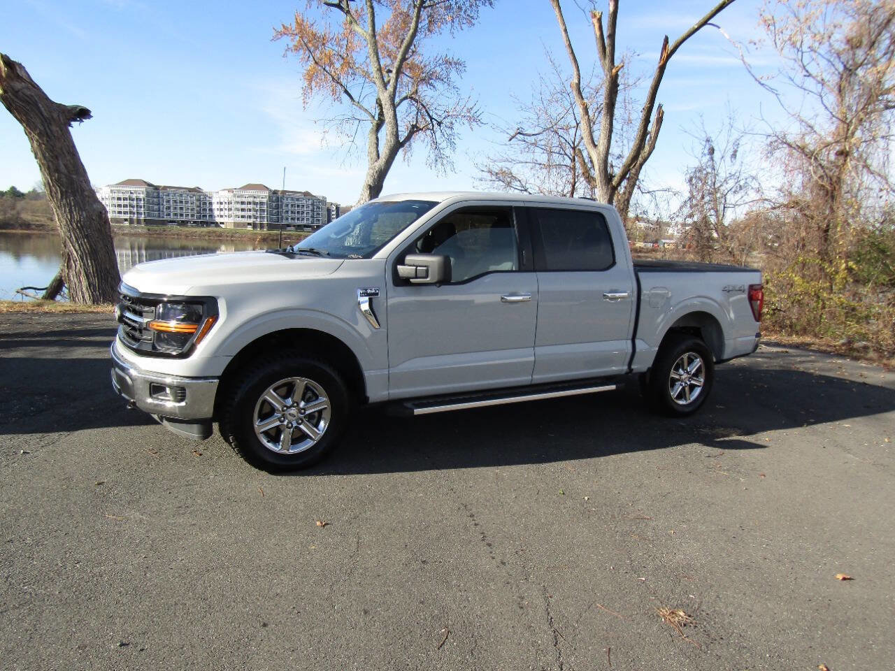 Used 2024 Ford F150 XLT image 2