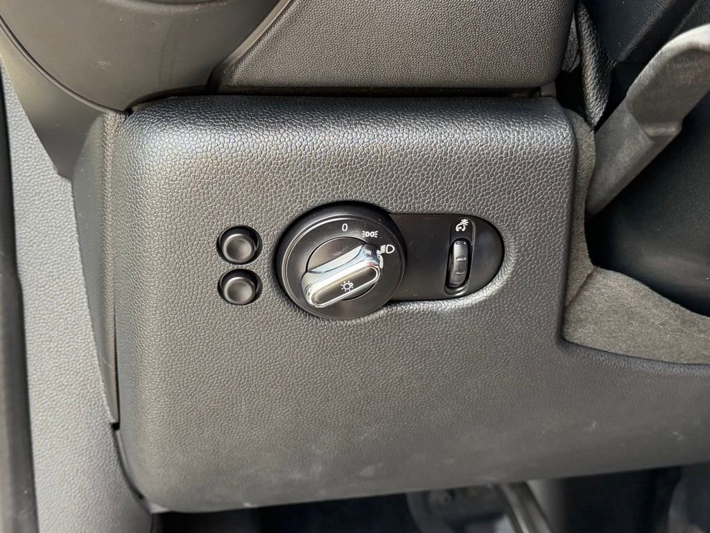 Used 2014 MINI Cooper 2-Door Hardtop FWD image 27