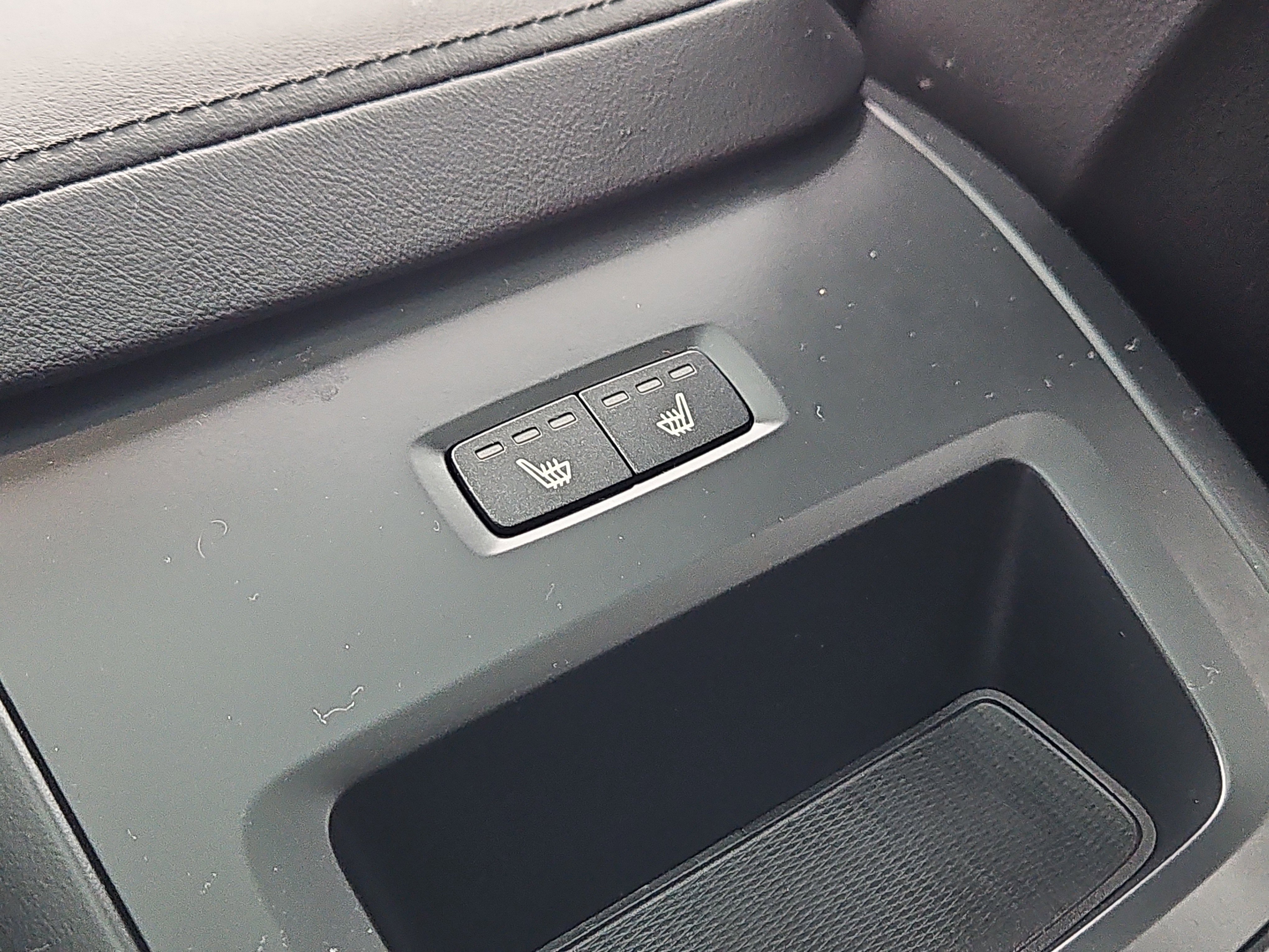 Used 2023 Volvo XC60 B5 Plus w/ Climate Package image 14