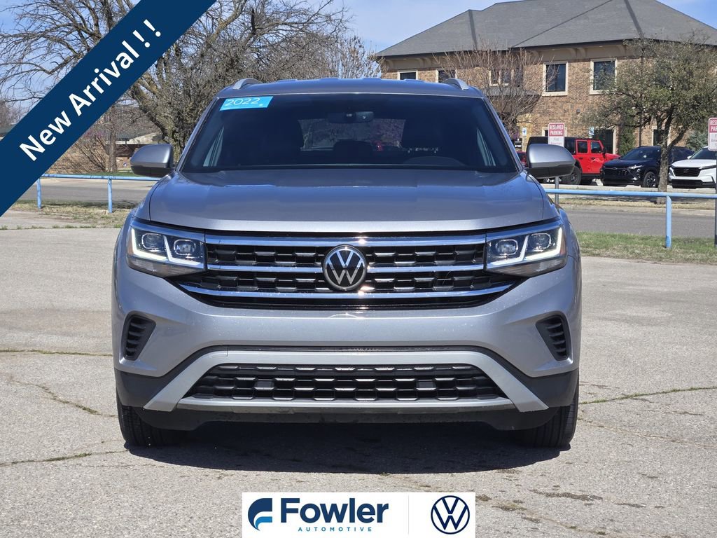 Used 2022 Volkswagen Atlas Cross Sport SE image 2