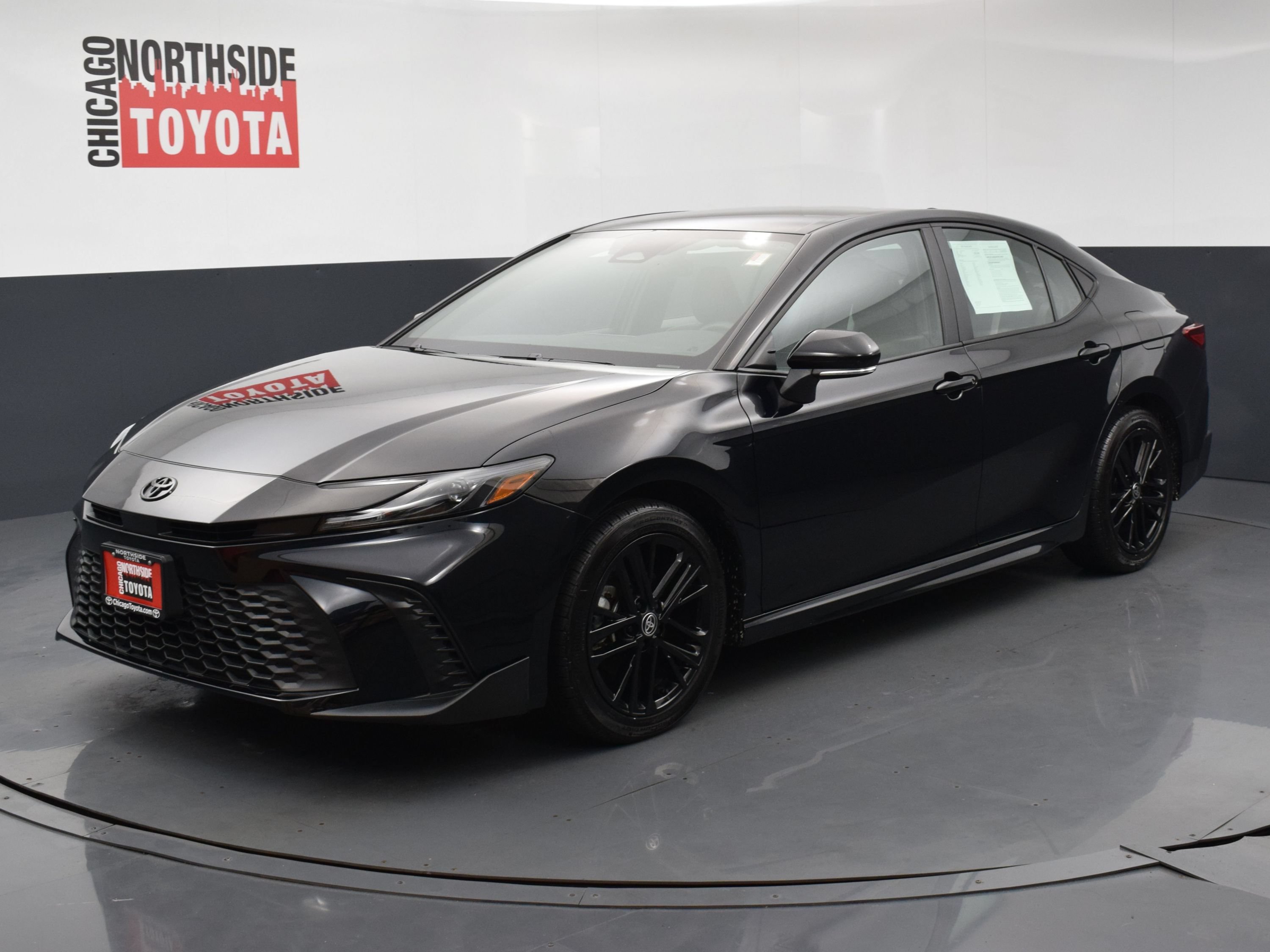 Used 2025 Toyota Camry SE AWD/4WD image 8
