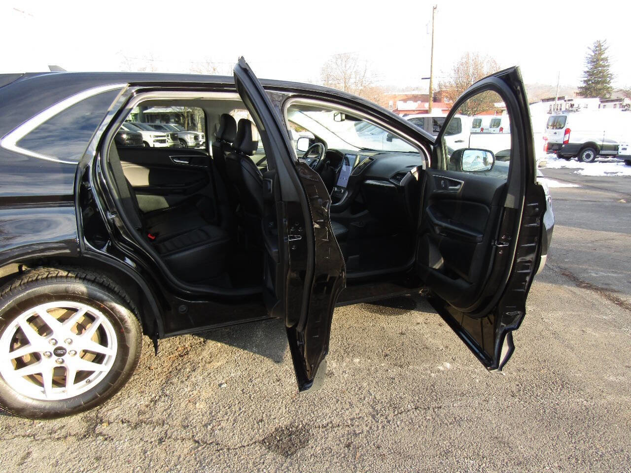Used 2023 Ford Edge SEL image 25