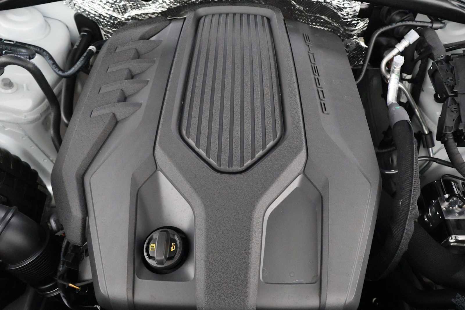 Used 2026 Porsche Macan AWD/4WD image 42