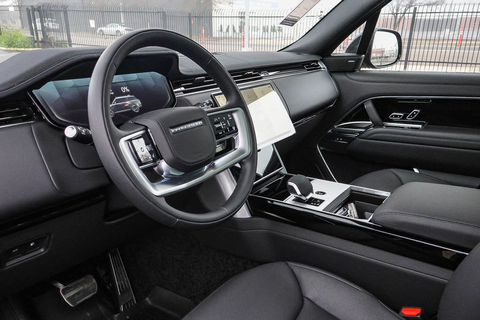 New 2025 Land Rover Range Rover SE image 28
