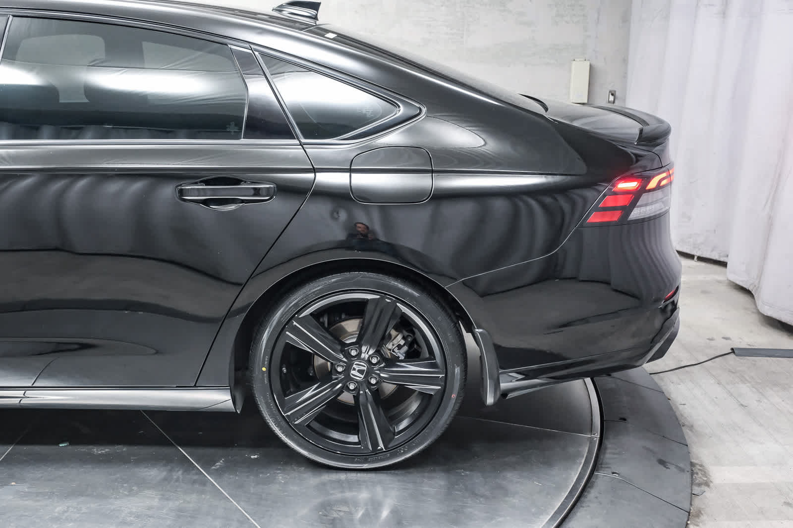 Used 2024 Honda Accord Sport image 8