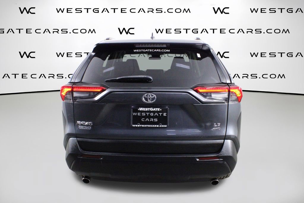 Used 2020 Toyota RAV4 LE image 7